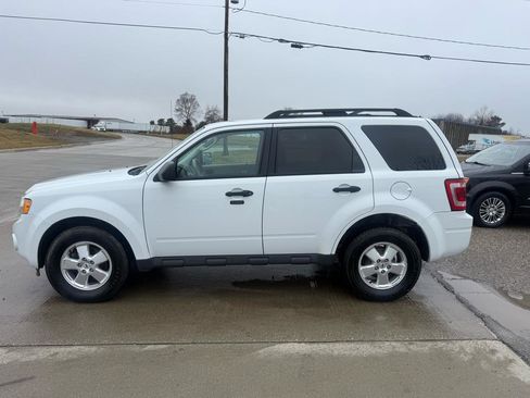 Used 2011 Ford Escape XLT w/ Cargo Pkg image 8