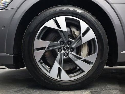 Used 2021 Audi e-tron Premium w/ Convenience Plus Package image 8