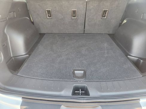 Used 2025 Chevrolet Blazer LT FWD image 33