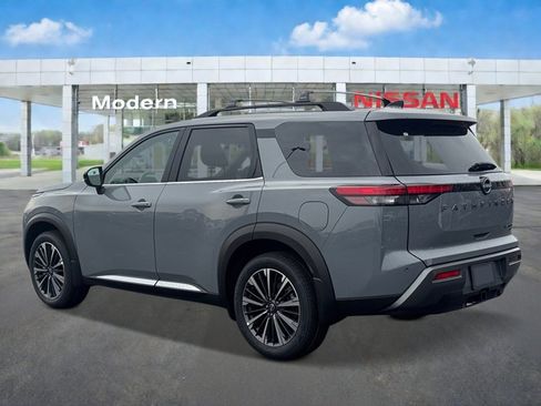 New 2026 Nissan Pathfinder Platinum AWD/4WD image 3