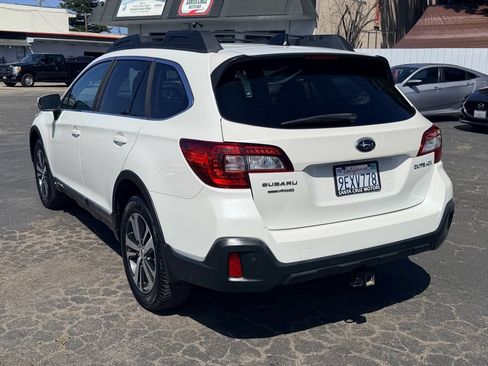 Used 2018 Subaru Outback 2.5i Limited AWD/4WD image 4