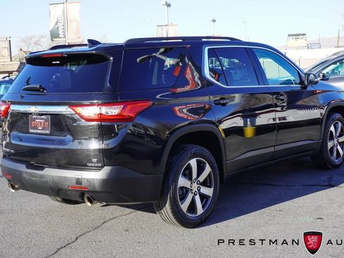 Used 2021 Chevrolet Traverse LT w/ LT Premium Package image 24