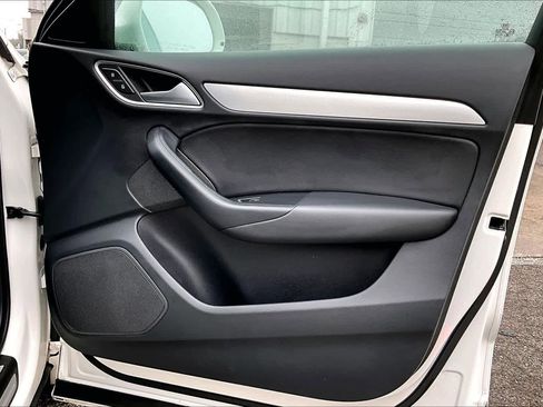 Used 2018 Audi Q3 2.0T Premium w/ Convenience Package image 22