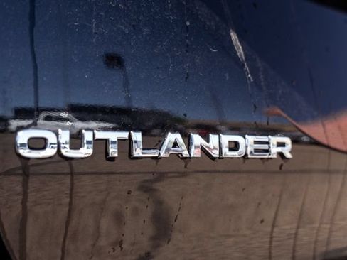 New 2026 Mitsubishi Outlander SE FWD image 9