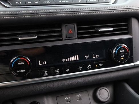 Certified 2025 Nissan Rogue SV FWD image 13