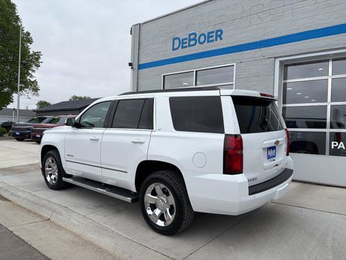 Used 2018 Chevrolet Tahoe LT w/ LT Signature Package AWD/4WD image 3