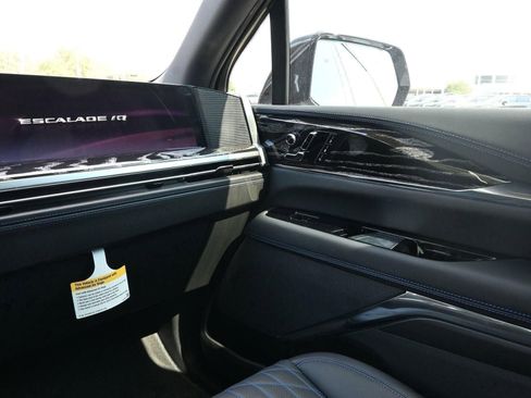 New 2026 Cadillac Escalade IQ Luxury 1 image 85