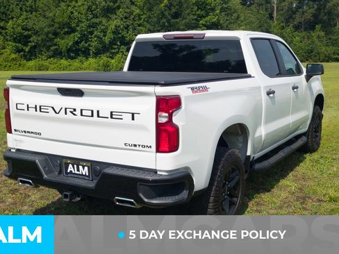 Used 2021 Chevrolet Silverado 1500 Custom Trail Boss w/ Safety Confidence Package AWD/4WD image 4