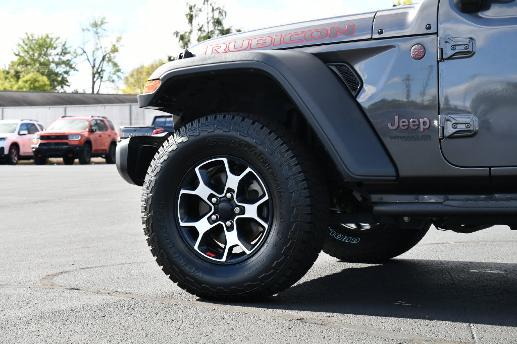 Used 2021 Jeep Wrangler Unlimited Rubicon w/ Cold Weather Group AWD/4WD image 13