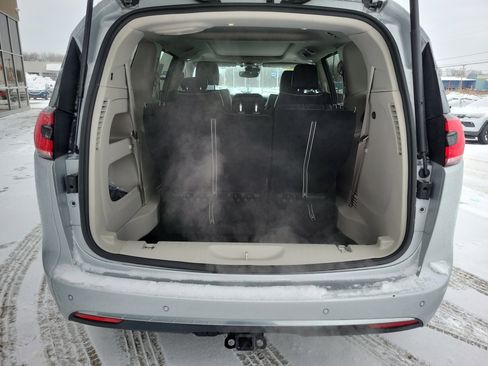 Used 2024 Chrysler Pacifica Limited w/ Trailer Tow Group image 21