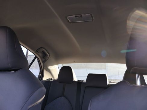 Used 2020 Toyota Camry LE image 27