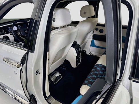 Used 2025 Rolls-Royce Cullinan AWD/4WD image 27