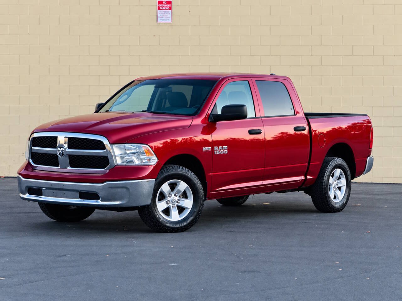 Used 2014 RAM 1500 ST w/ SXT Appearance Group AWD/4WD image 4