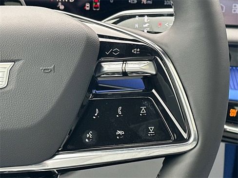 New 2026 Cadillac Optiq Luxury 2 image 6