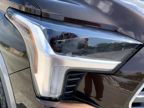 Used 2023 Toyota Sequoia Limited image 27