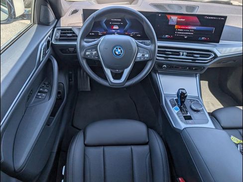 Used 2022 BMW i4 eDrive40 w/ Premium Package image 9