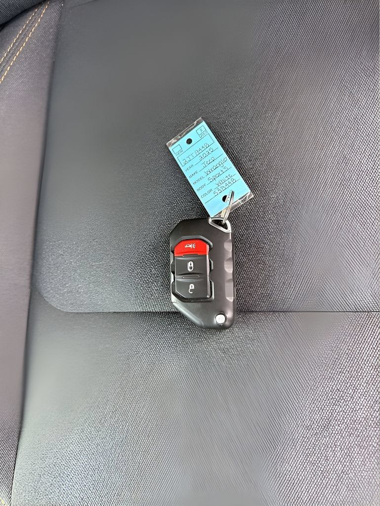 Used 2025 Jeep Wrangler Unlimited Sport AWD/4WD image 9