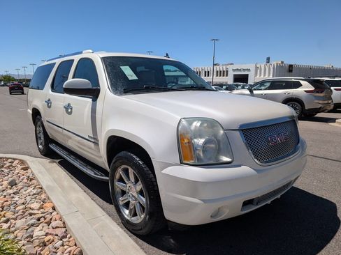 Used 2010 GMC Yukon XL Denali AWD/4WD image 4