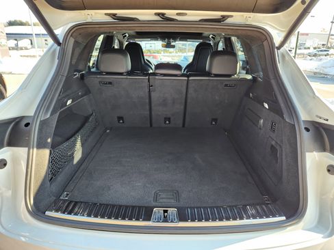 Used 2023 Porsche Cayenne Turbo AWD/4WD image 10