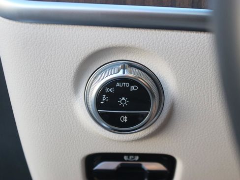 Used 2024 Mercedes-Benz C 300 4MATIC Sedan image 29