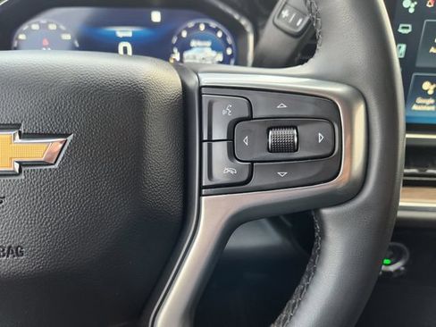 Used 2023 Chevrolet Silverado 1500 LT AWD/4WD image 31