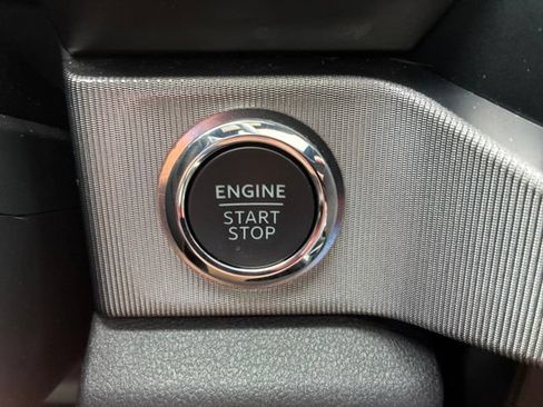 Used 2025 Ford F250 Platinum AWD/4WD image 29