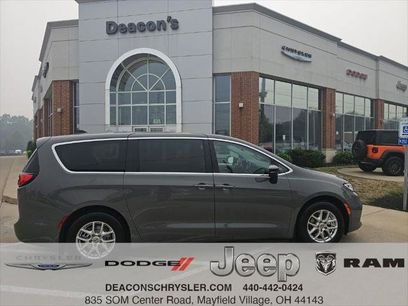 Certified 2024 Chrysler Pacifica Touring-L