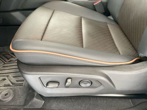 Used 2024 GMC Canyon AT4 w/ AT4 Premium Package image 12