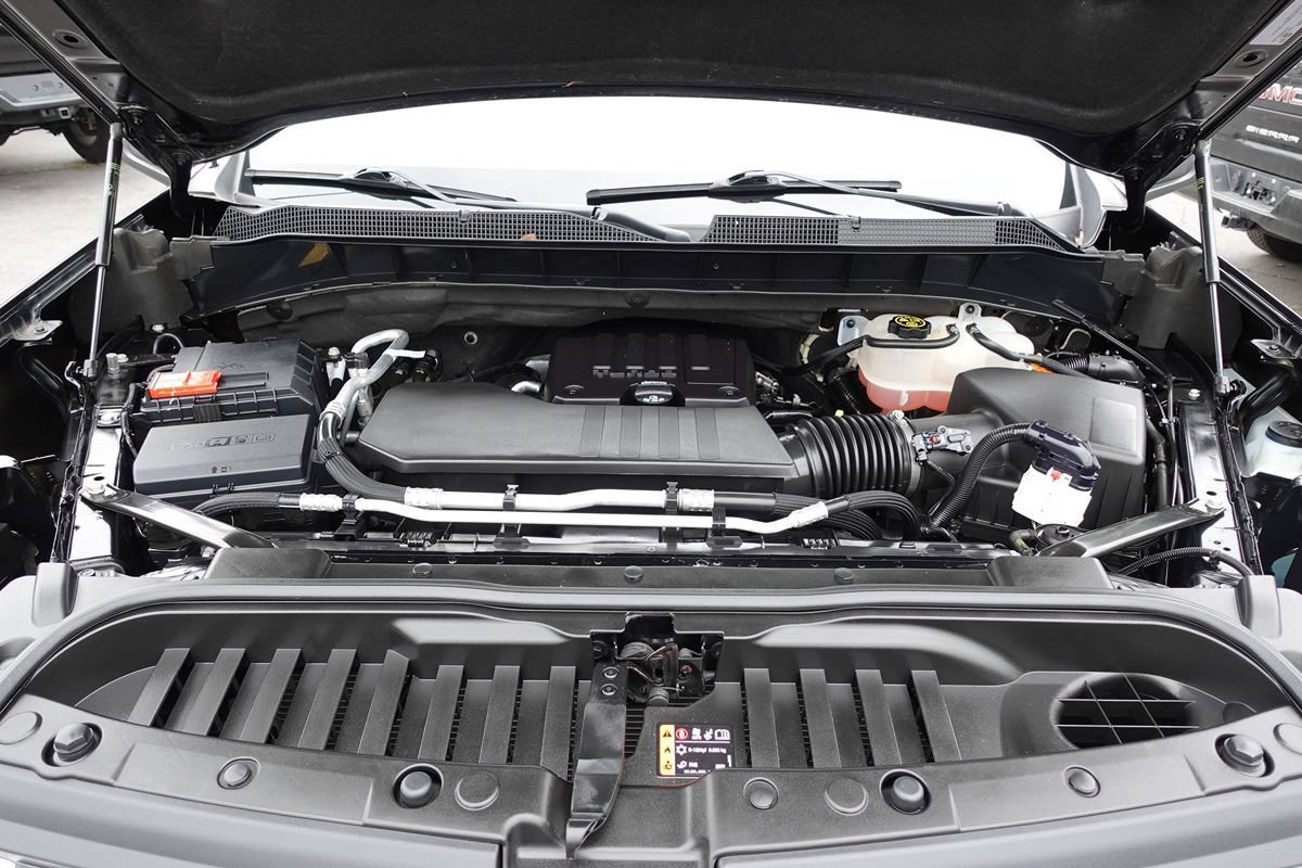 Used 2023 Chevrolet Silverado 1500 LT AWD/4WD image 53