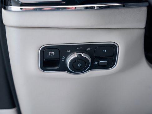 Used 2025 Aston Martin DBX 707 image 30