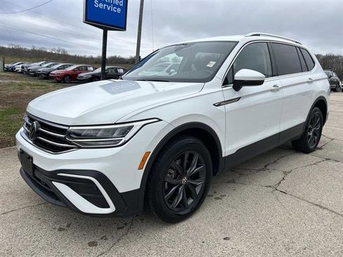 Used 2024 Volkswagen Tiguan SE image 8