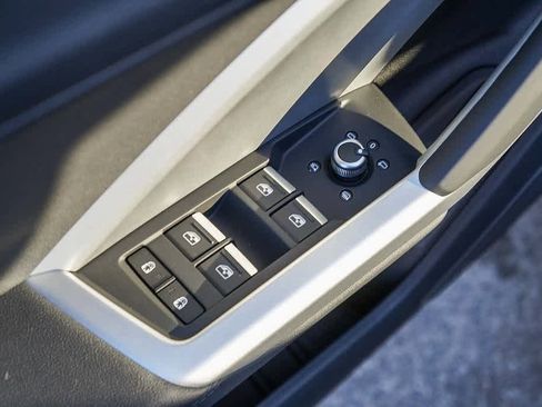 New 2025 Audi Q3 2.0T Premium image 21
