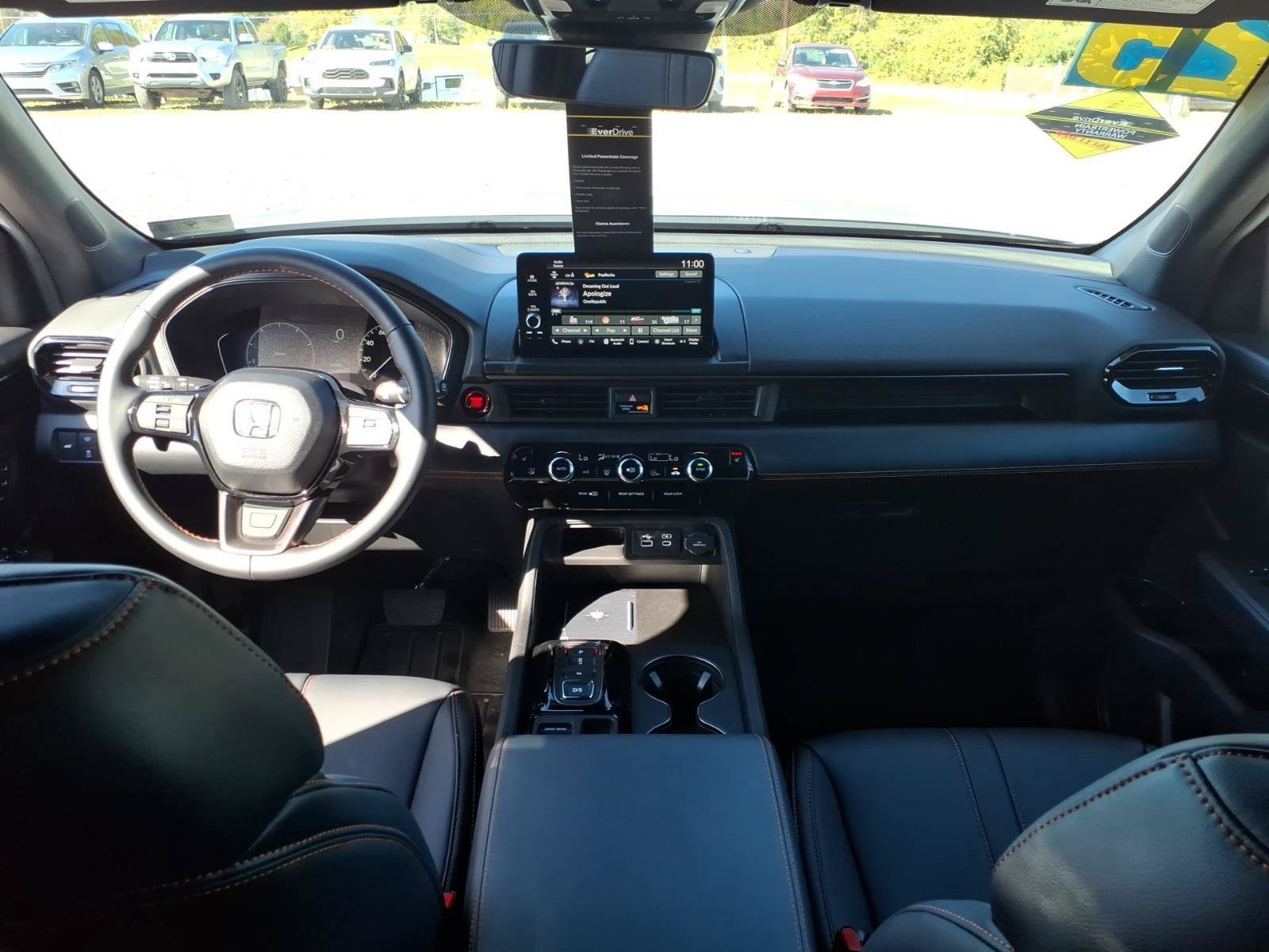 Certified 2025 Honda Pilot TrailSport image 30