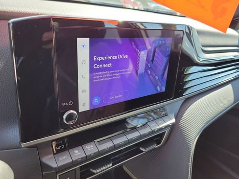 Used 2025 Toyota Camry SE w/ Convenience Package image 24