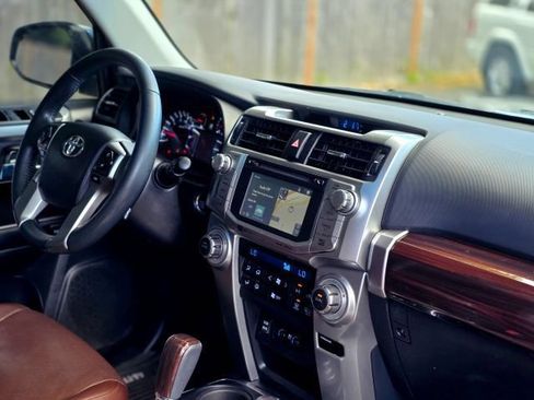 Used 2018 Toyota 4Runner Limited AWD/4WD image 23