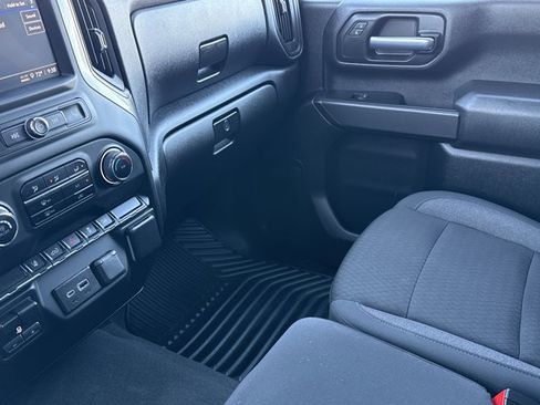 Used 2025 Chevrolet Silverado 2500 Custom w/ Custom Convenience Package image 18