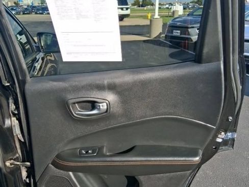 Used 2018 Jeep Compass Limited AWD/4WD image 27
