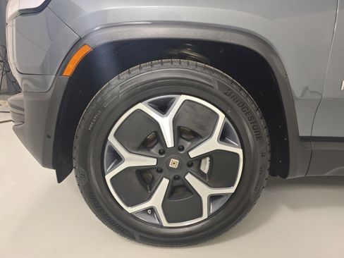 Used 2024 Rivian R1S Adventure AWD/4WD image 9