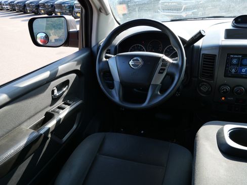 Used 2015 Nissan Titan S AWD/4WD image 9
