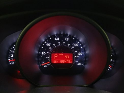 Used 2018 Kia Soul + FWD image 23