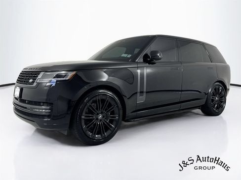Used 2025 Land Rover Range Rover Long Wheelbase SE AWD/4WD image 3