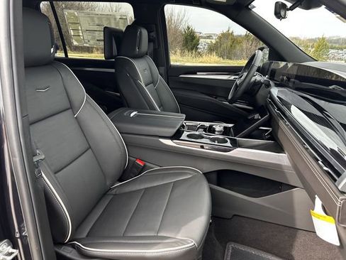 New 2026 Cadillac Escalade ESV Sport w/ LPO, Floor Liner Package image 23
