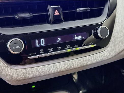 Used 2025 Toyota Corolla LE w/ LE Premium Package FWD image 16