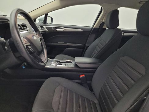 Used 2020 Ford Fusion SE FWD image 17