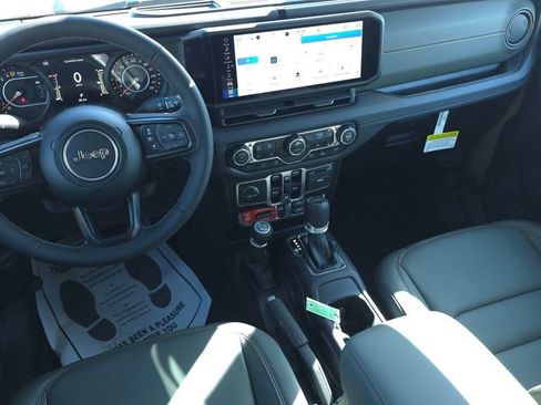 New 2026 Jeep Gladiator Mojave image 24