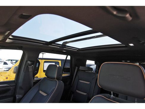 Used 2024 GMC Yukon AT4 w/ Technology Package image 28