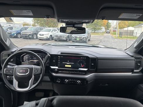 Used 2024 GMC Sierra 1500 SLT image 32