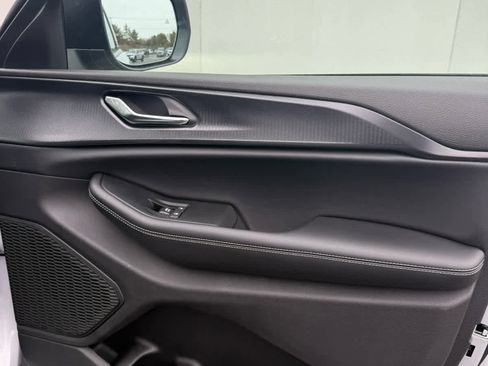 New 2025 Jeep Grand Cherokee Laredo X w/ Luxury Tech Group I image 10