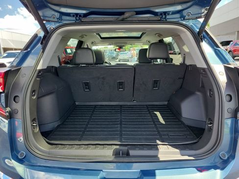Used 2024 GMC Terrain SLT w/ Infotainment Package II AWD/4WD image 10