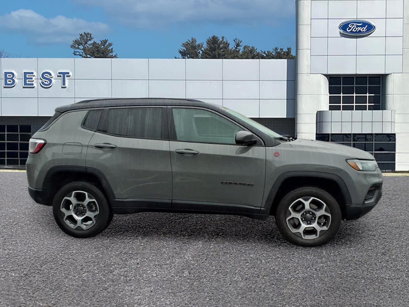 Used 2022 Jeep Compass Trailhawk w/ Trailhawk Convenience Group AWD/4WD image 8